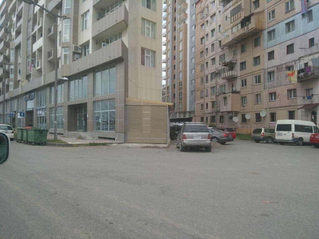 Street view near Sueno Dali