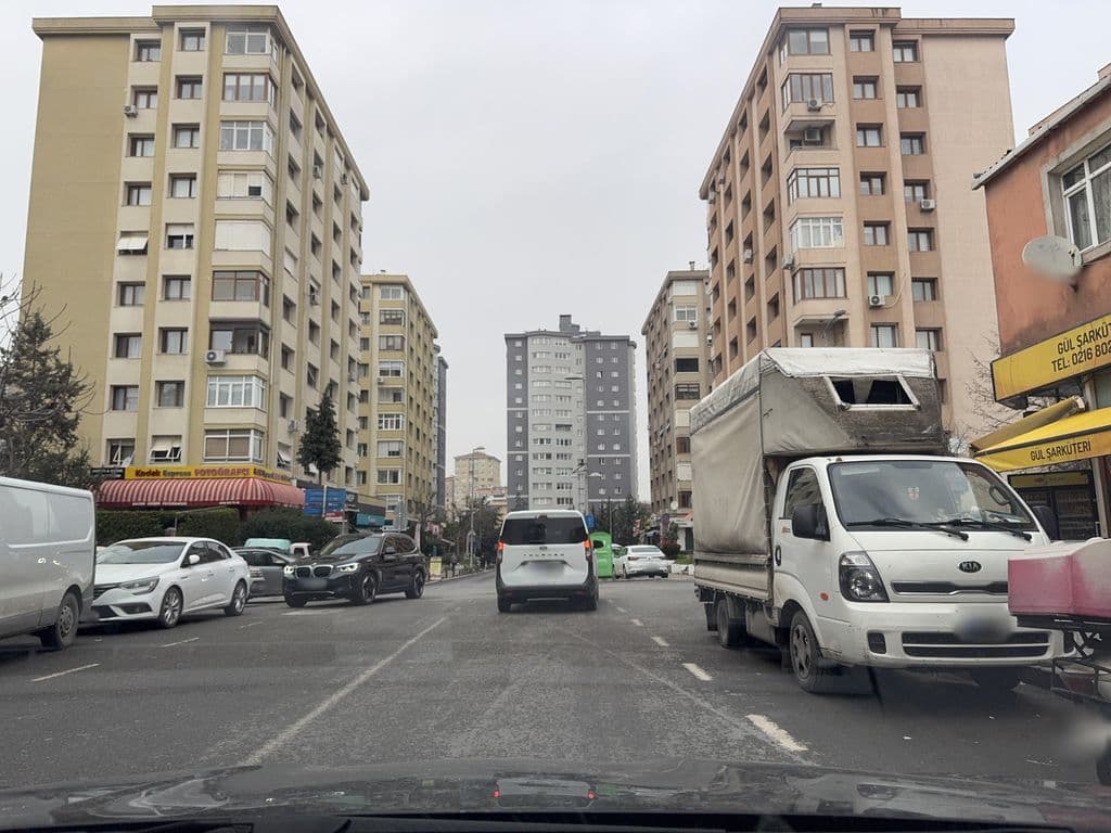 Street view near DENİZ NARGİLE TÜTÜN EVİ