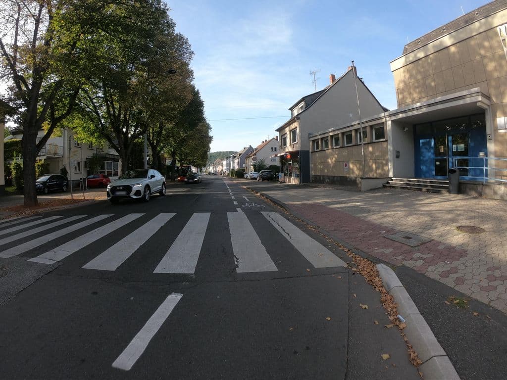 Street view near Escobar Shisha und Sweet Pablo Andernach