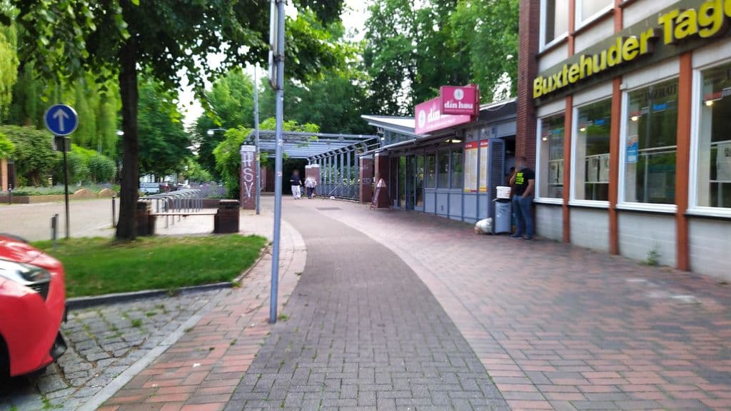 Street view near Palace of Shisha -Shisha Shop Buxtehude-, ELFBAR, E-SHISHA, E-VAPES, MARYLIQ, ELFLIQ, ELFBARPODS,HHC,SHISHA,DHL