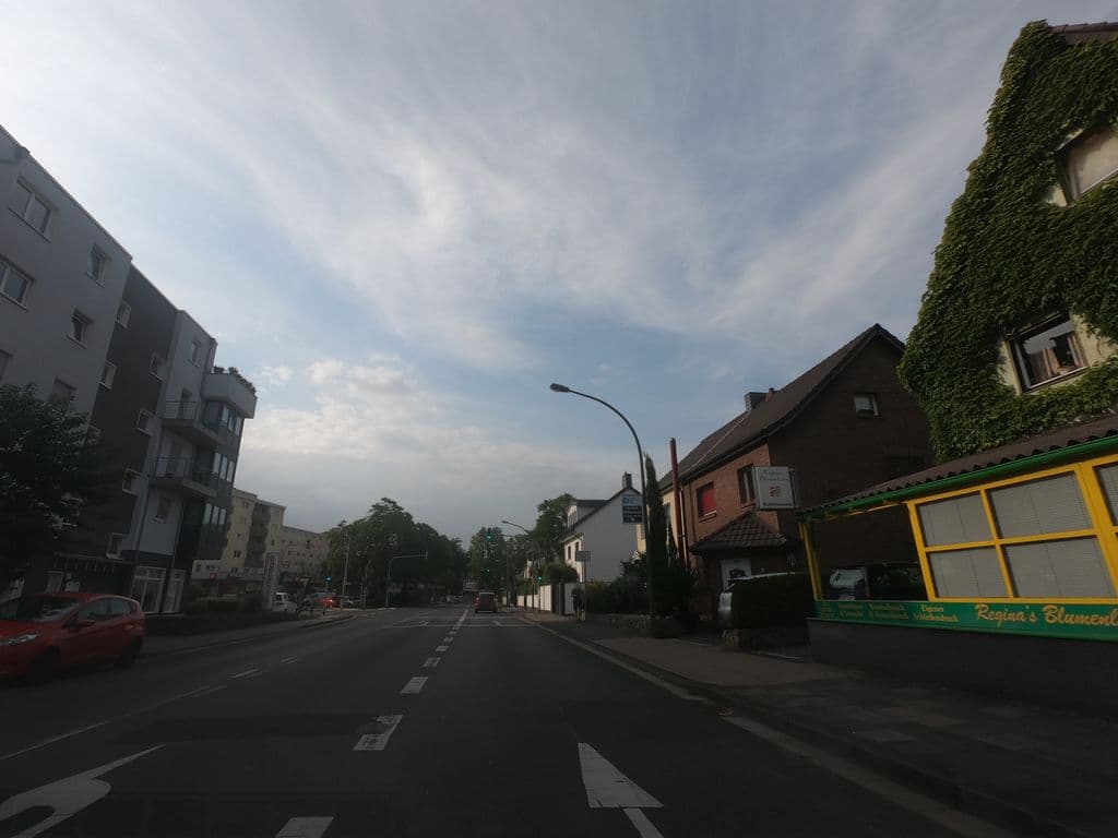 Street view near Shisha Baba Porz