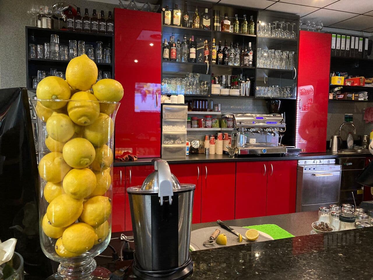 Café Lemon Bar Lounge photo 6