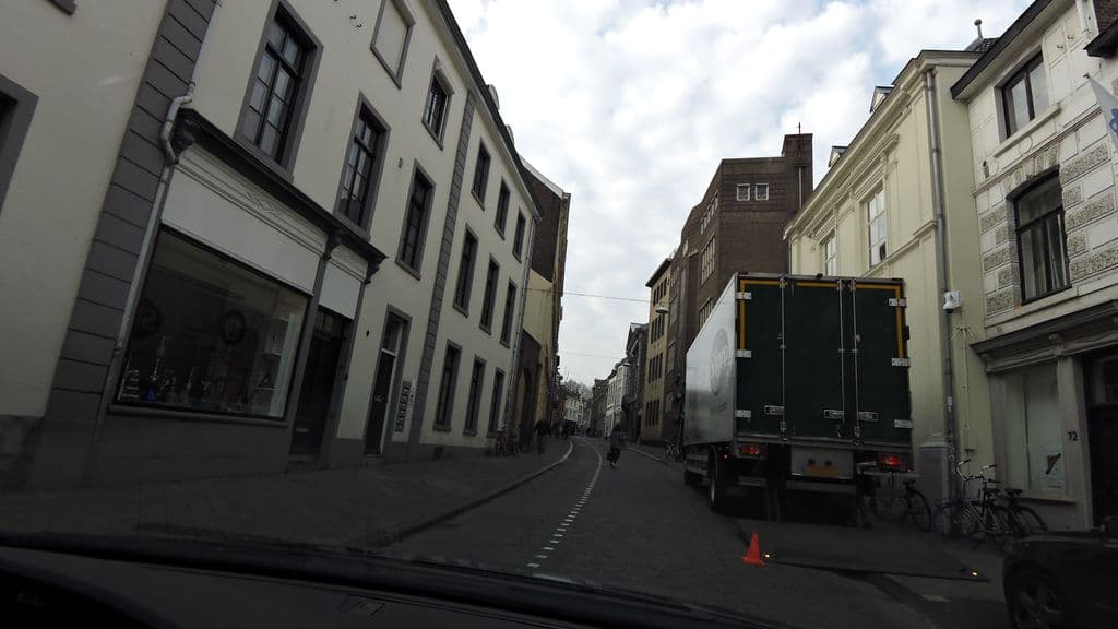 Street view near Hookaholic - Waterpijp & shisha shop