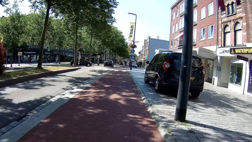 Street view near Waterpijpwereld