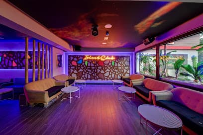 Island Club Lounge photo 2