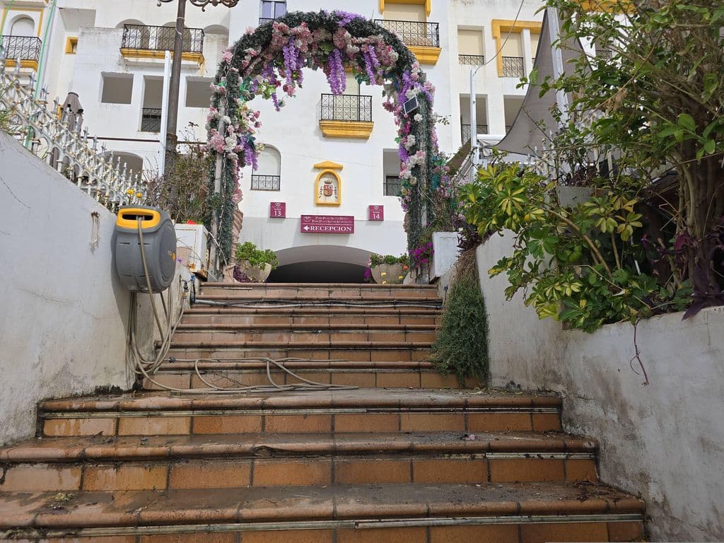 Street view near Altanour33 Shisha-bar