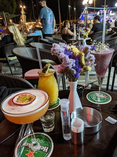 Vie Cafe Bar