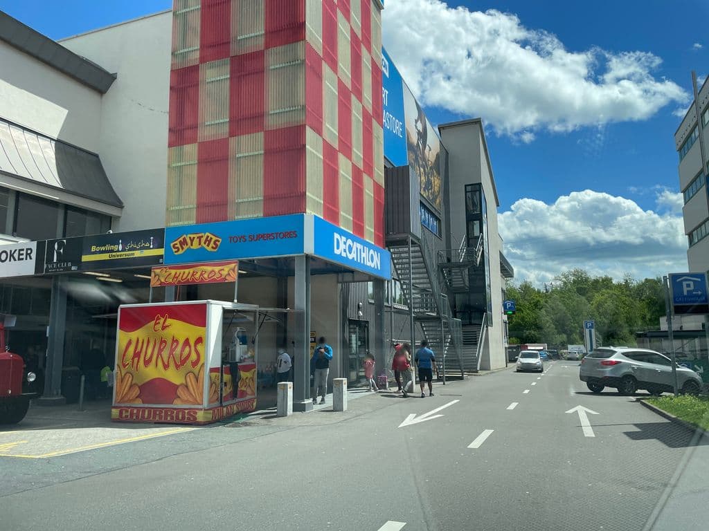 Street view near Universum Shisha Lounge