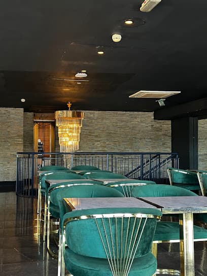 Waterfront Putney | Riverside Restaurant & Bar Near Me in Wandsworth, London - Burgers, Sushi & Seafood|Shisha photo 3