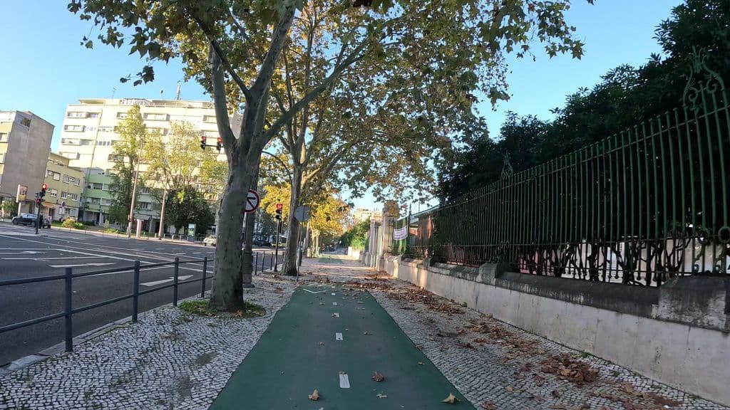 Street view near Shisha Store Portugal