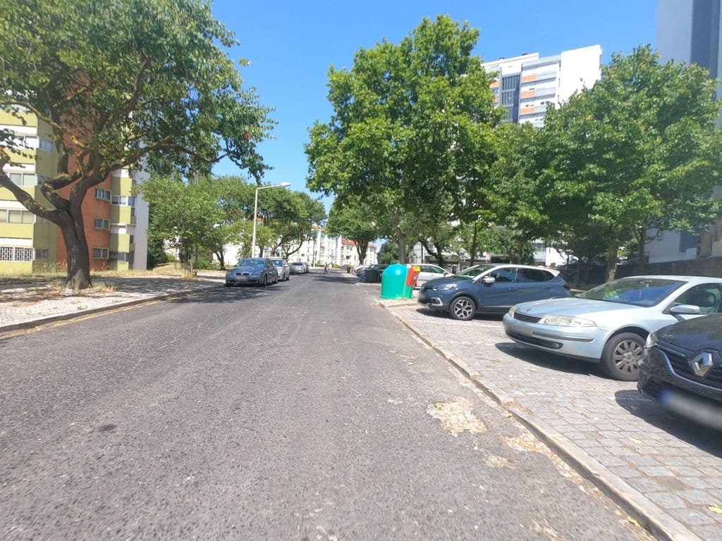 Street view near B’Shisha