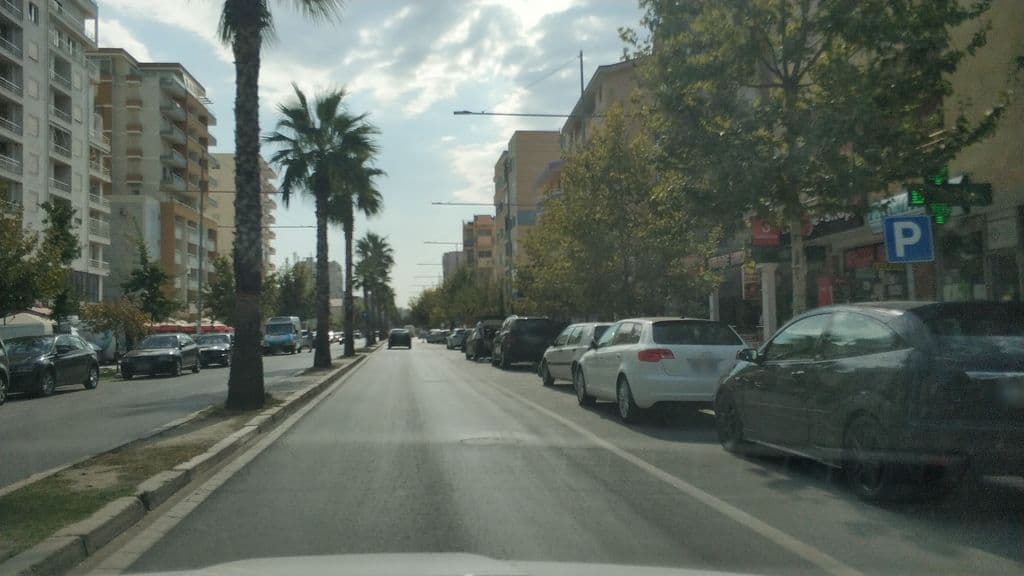Street view near Wolf Shisha Lounge