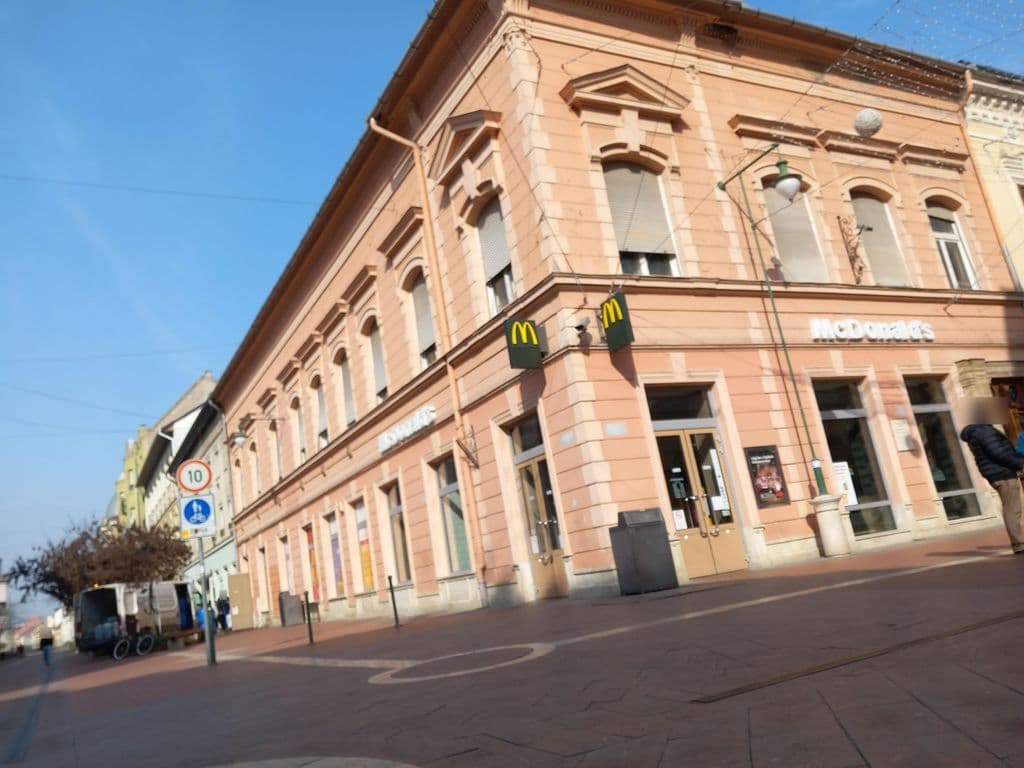Street view near Átrium Kávézó és Shisha Bár