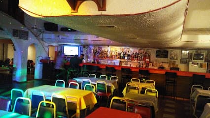 El Cacique Lounge photo 1