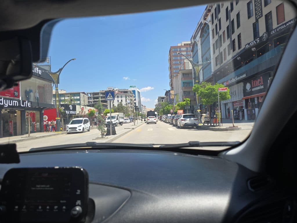 Street view near Nargile Çay Evi