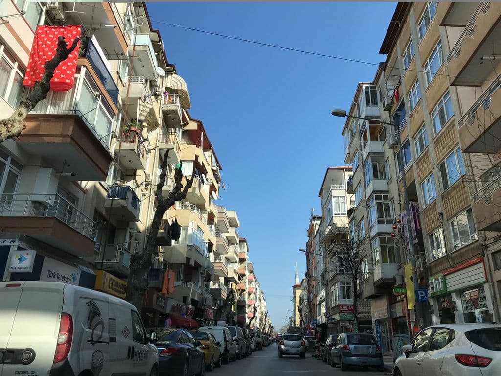 Street view near Yalova nargile