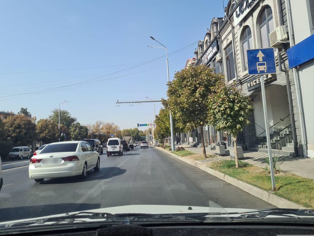 Street view near Loona terrace