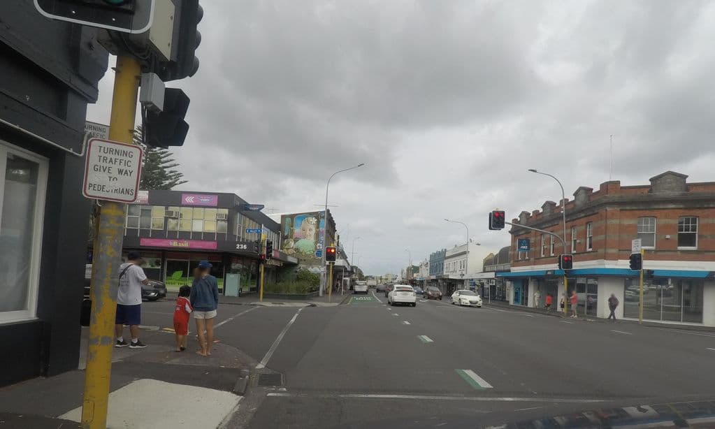 Street view near Divine Shisha / Asli Bar