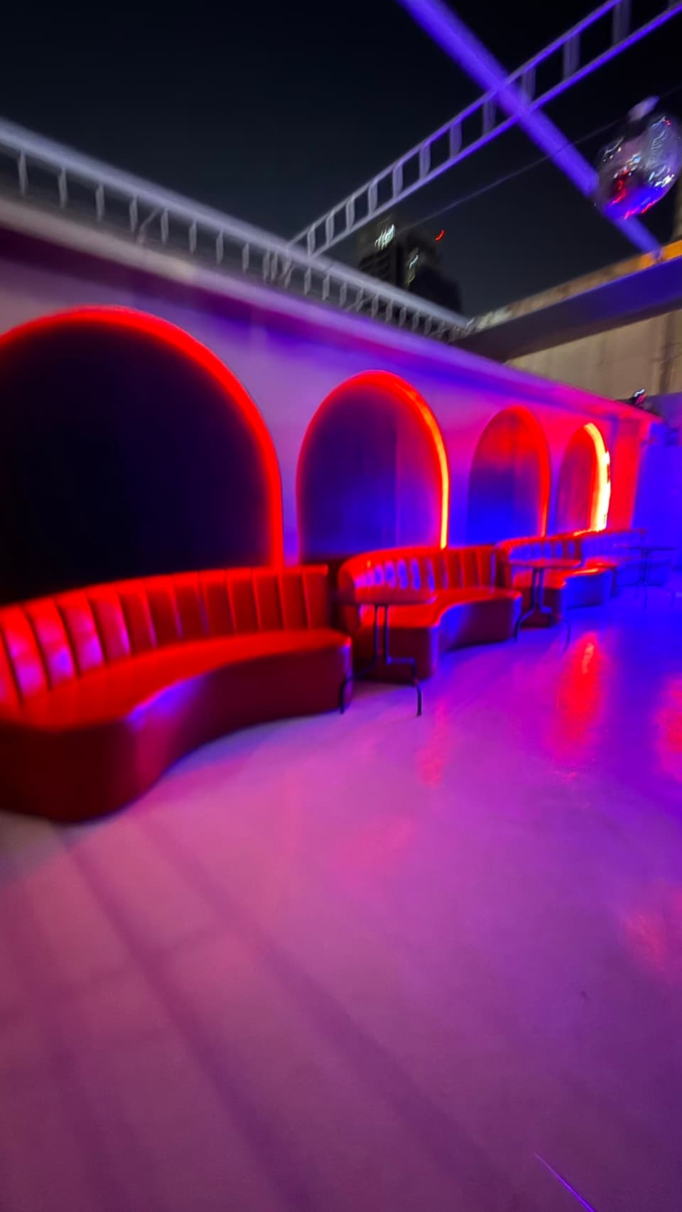 Dragon Shisha & KTV Rooftop Bar & Lounge photo 2