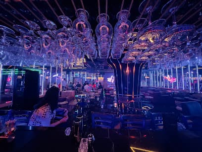 V Club
