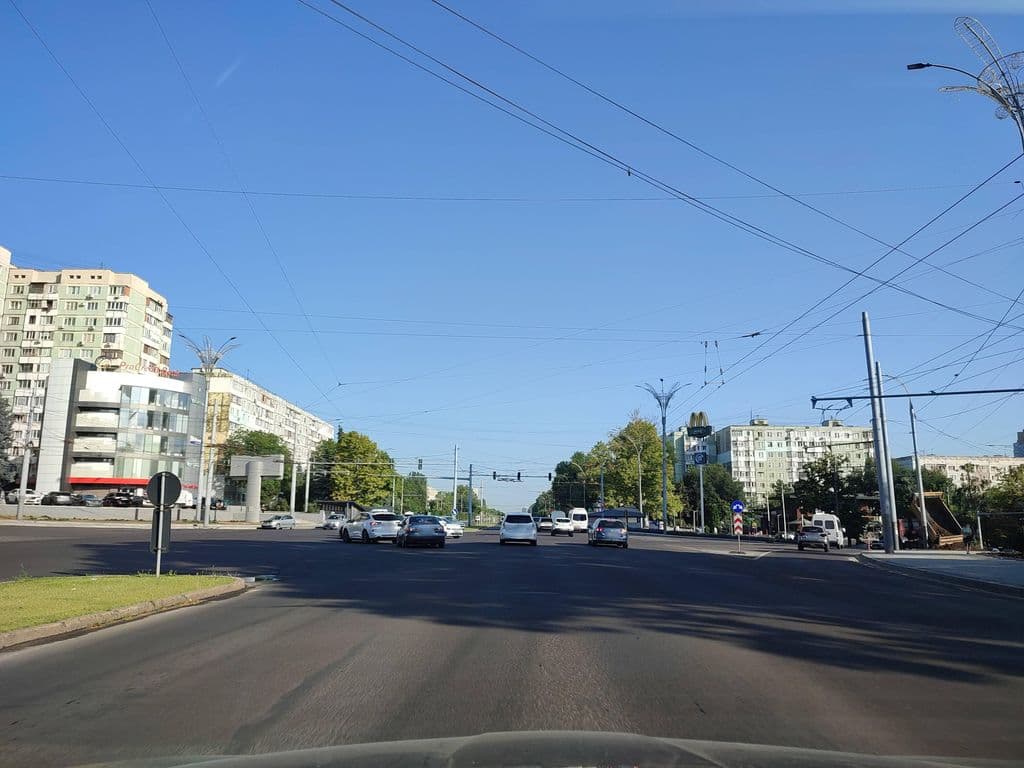 Street view near Pause Café