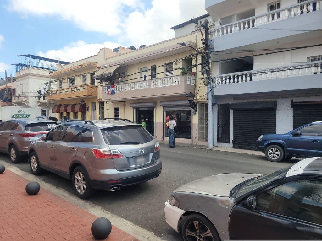 Street view near Libano hookah suite