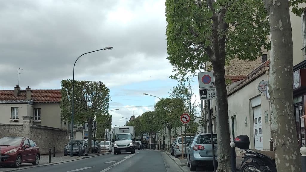 Street view near LE SWOP
