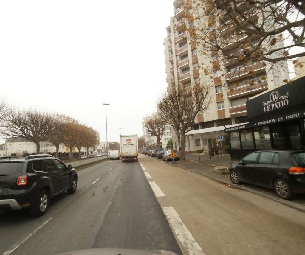 Street view near Ghalia Paris