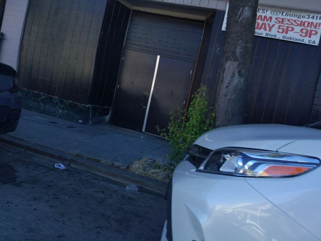 Street view near Lounge 3411