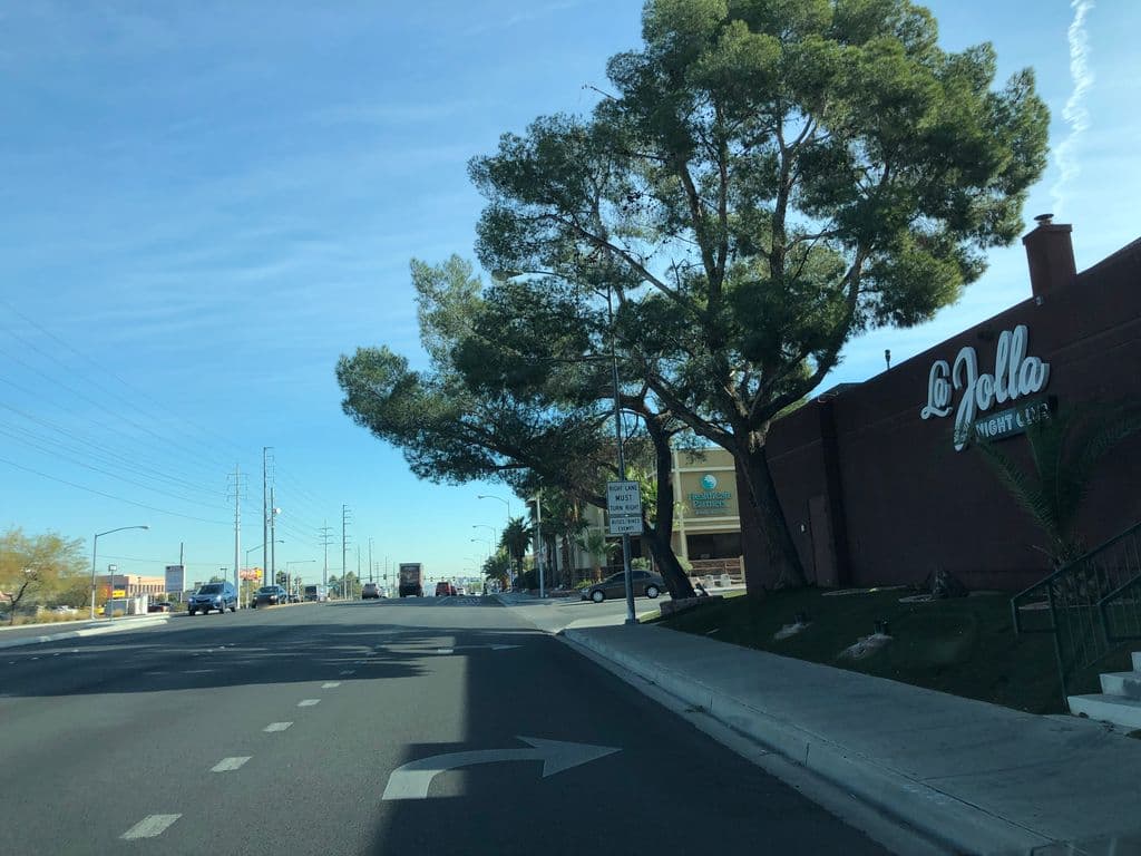 Street view near La Jolla Nightclub