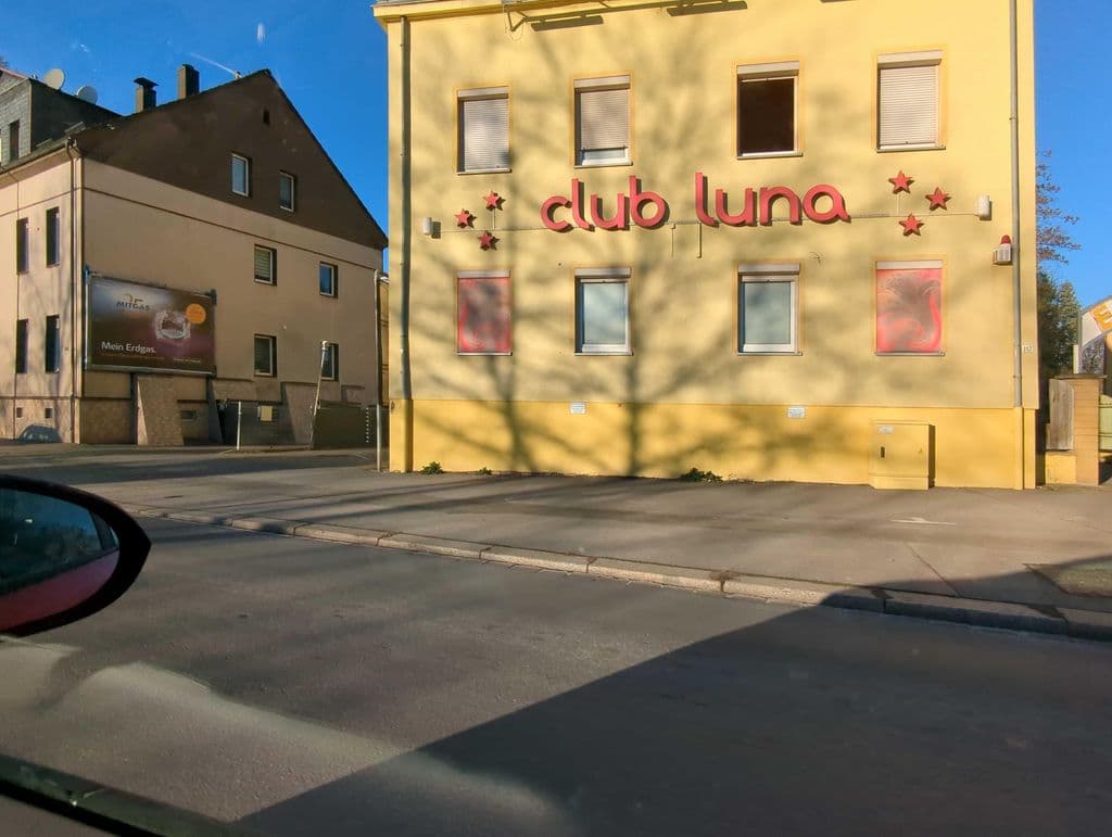 Street view near Platin Lounge