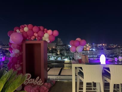 Lounge at Seven