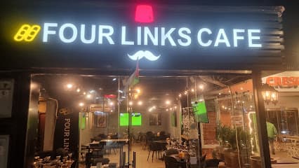 Four links cafe photo 1