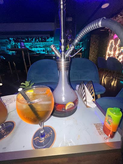 Le Rocher – Cocktail Bar & Shisha Lounge en Sarrià - Barcelona