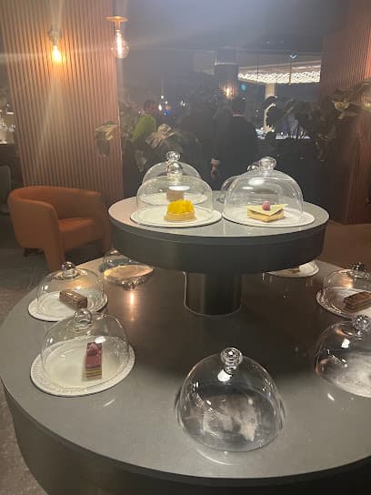 Elite lounge