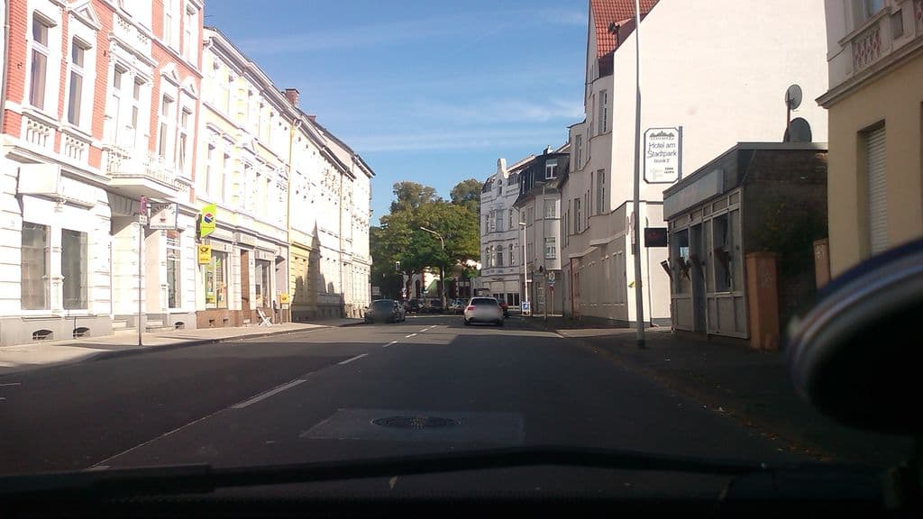 Street view near Unikat Shishabar Hilden