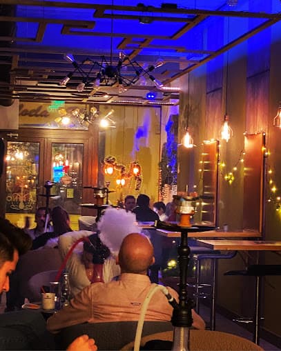 La Pino Restaurant & Hookah Lounge