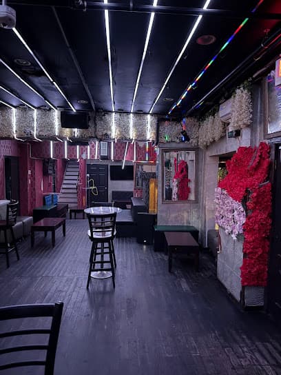 DNA social house