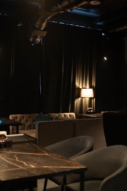 Contrast Lounge