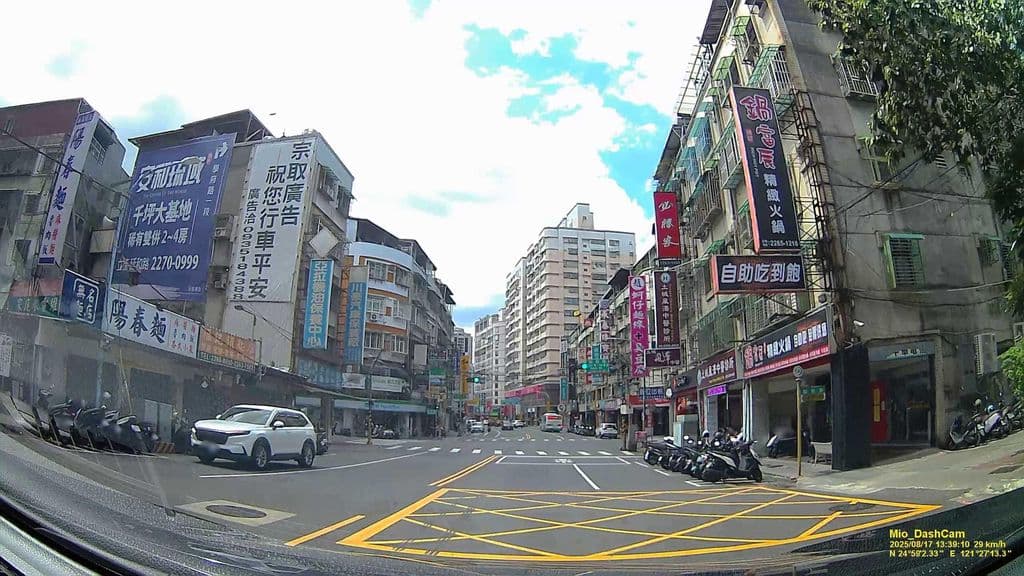 Street view near ACE CAFE & BISTRO-美式酒吧|網紅推薦|酒館|特色調酒|新北土城|捷運海山站附近