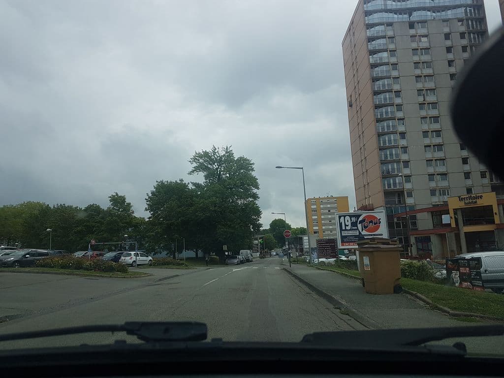 Street view near Shisha belfort