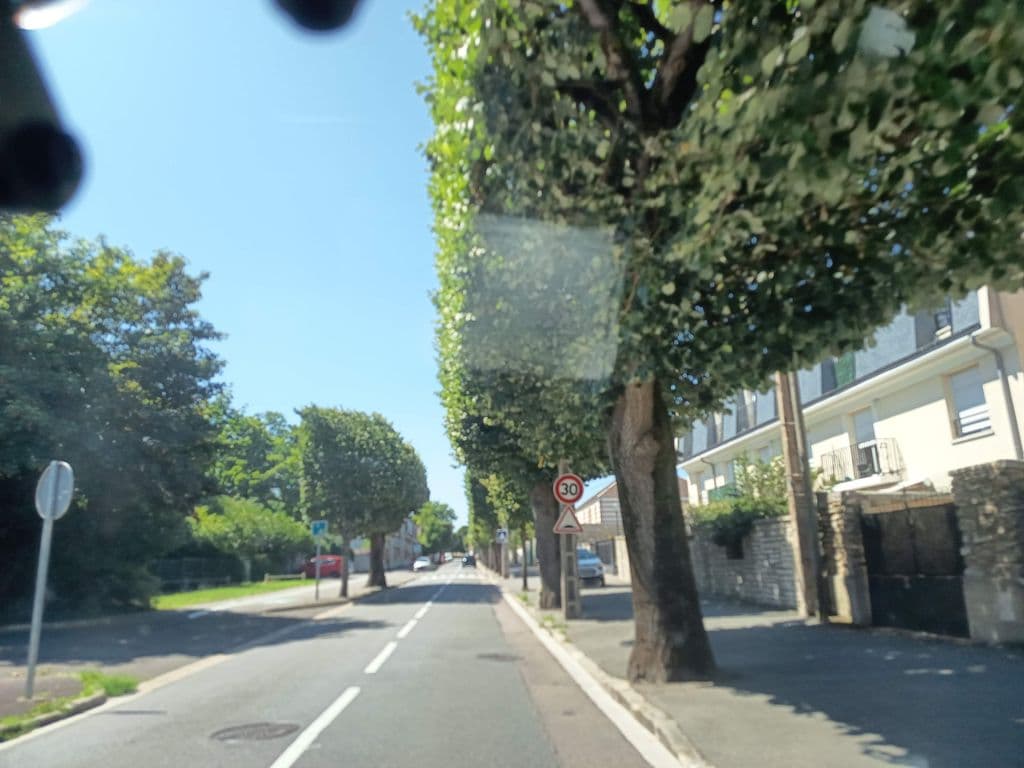 Street view near Chicha O’Baratie