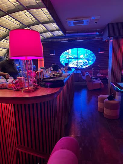 La Nuit Bar & Hookah