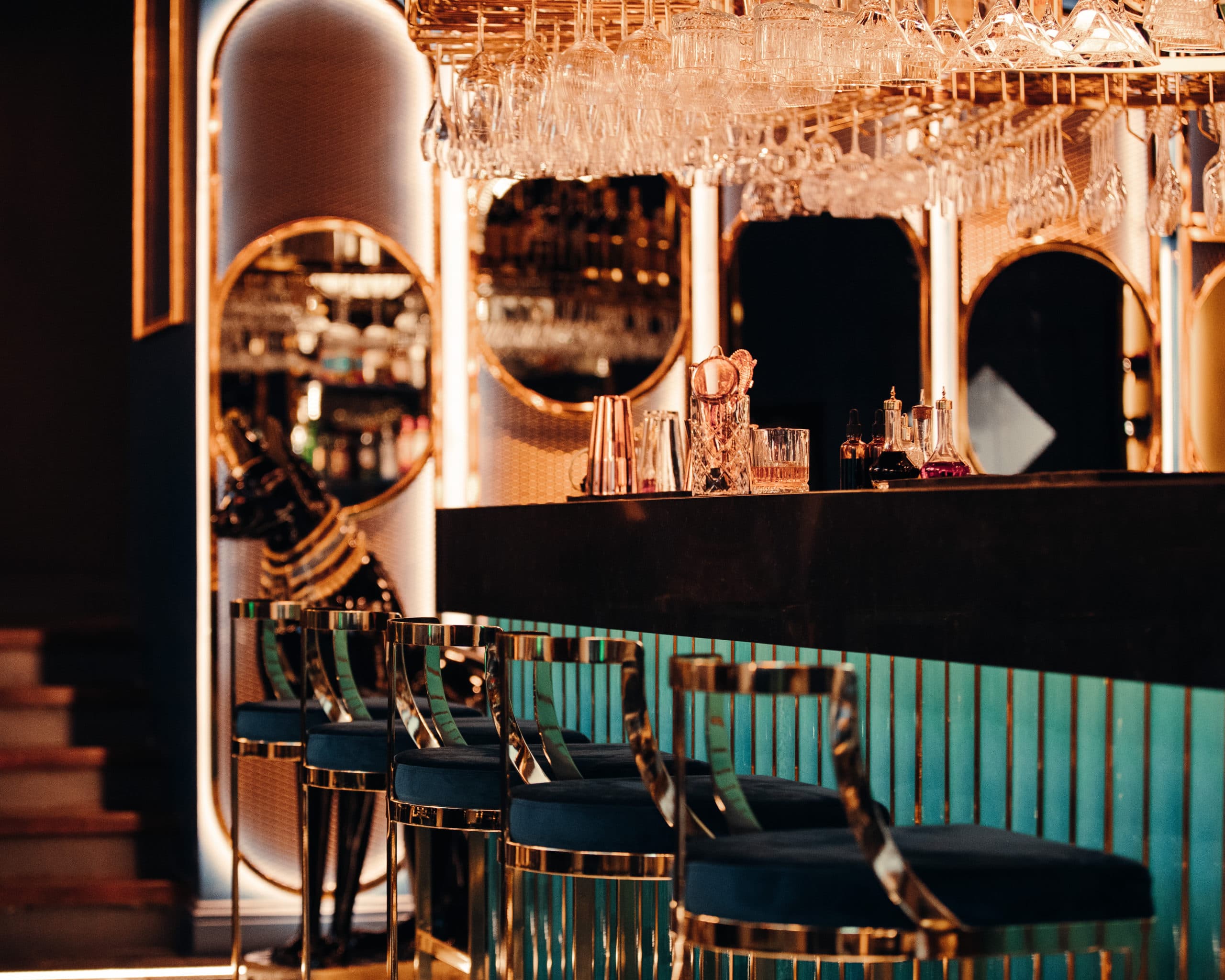 Azura Restaurant, Bar & Lounge
