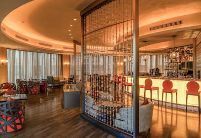 Luna Bar & Lounge