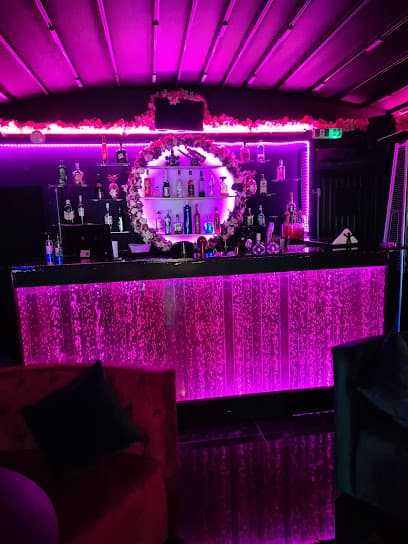MY PLACE LOUNGE